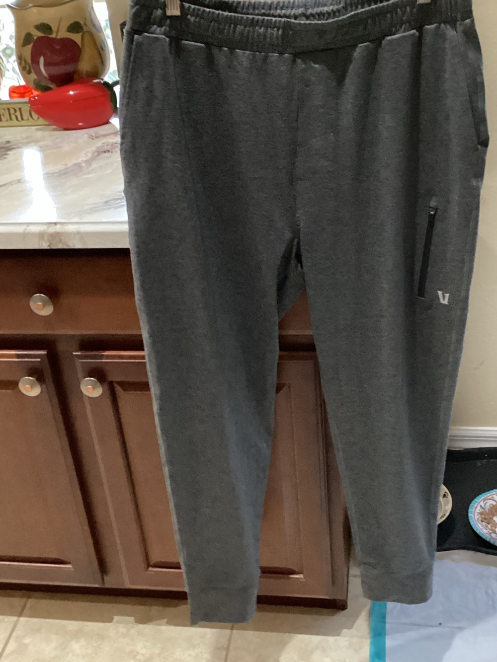 Vuori Men's Dark Gray Joggers Sweatpants